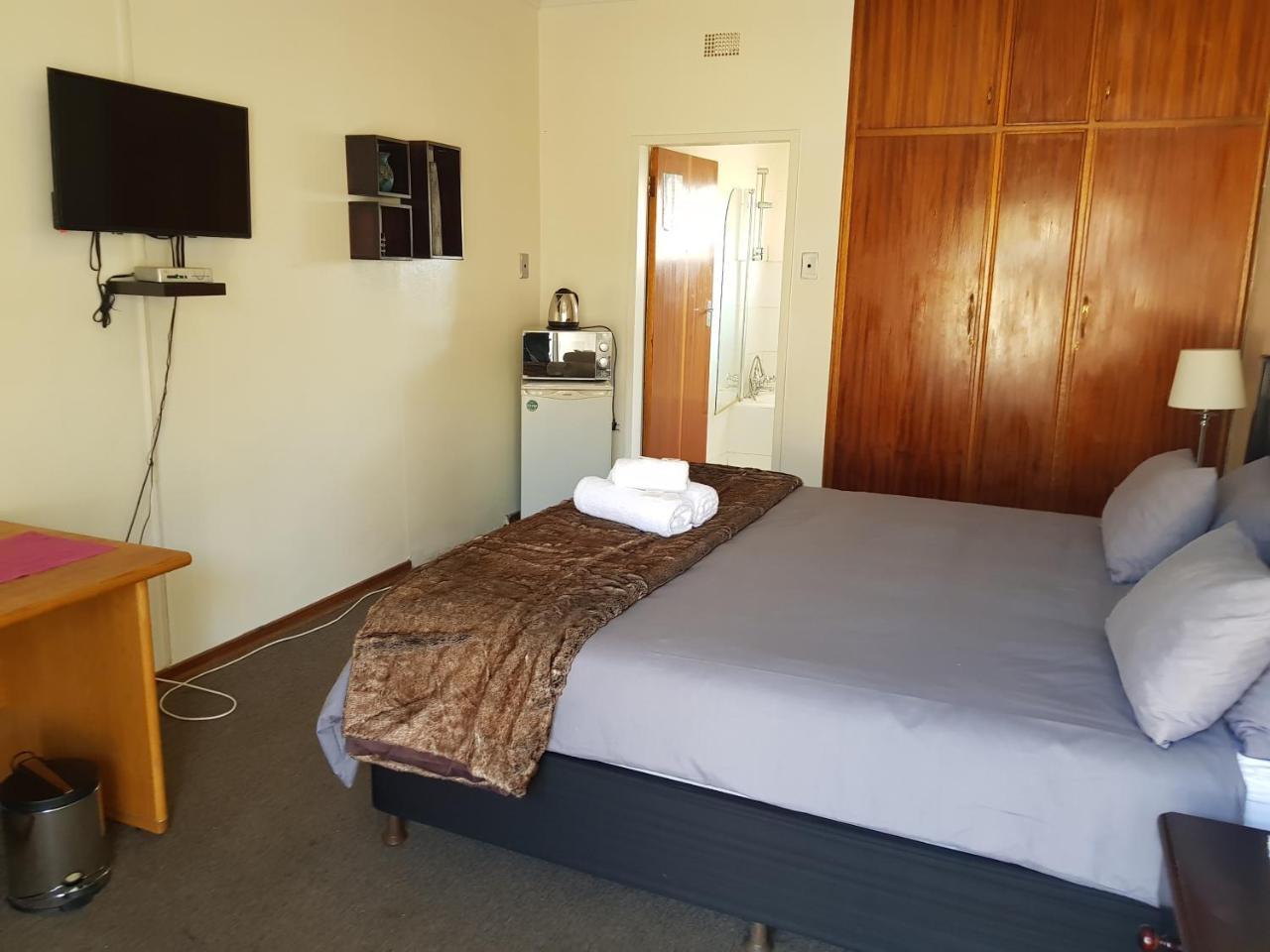 Kgosi Lodge Kimberley Buitenkant foto