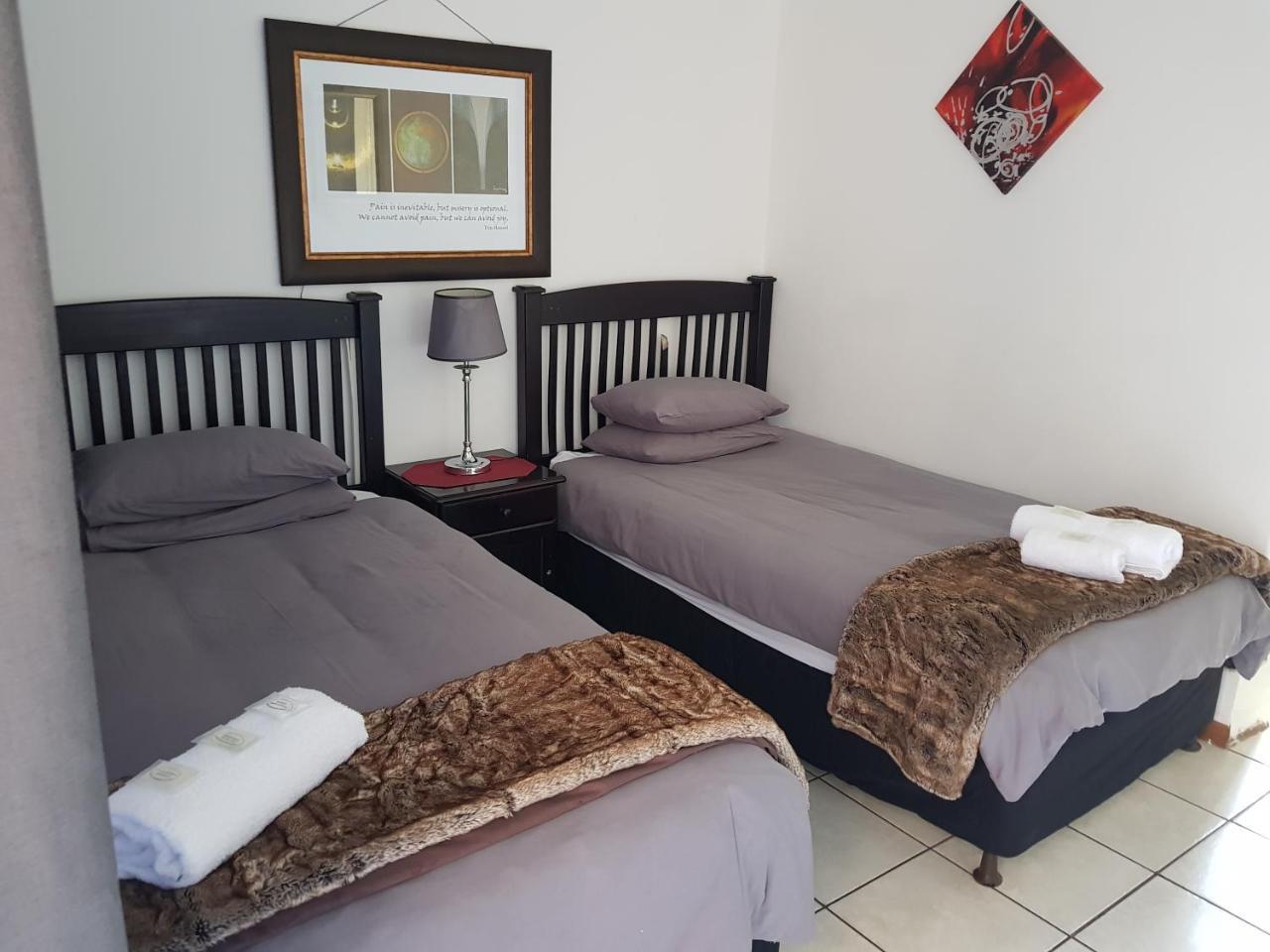 Kgosi Lodge Kimberley Buitenkant foto