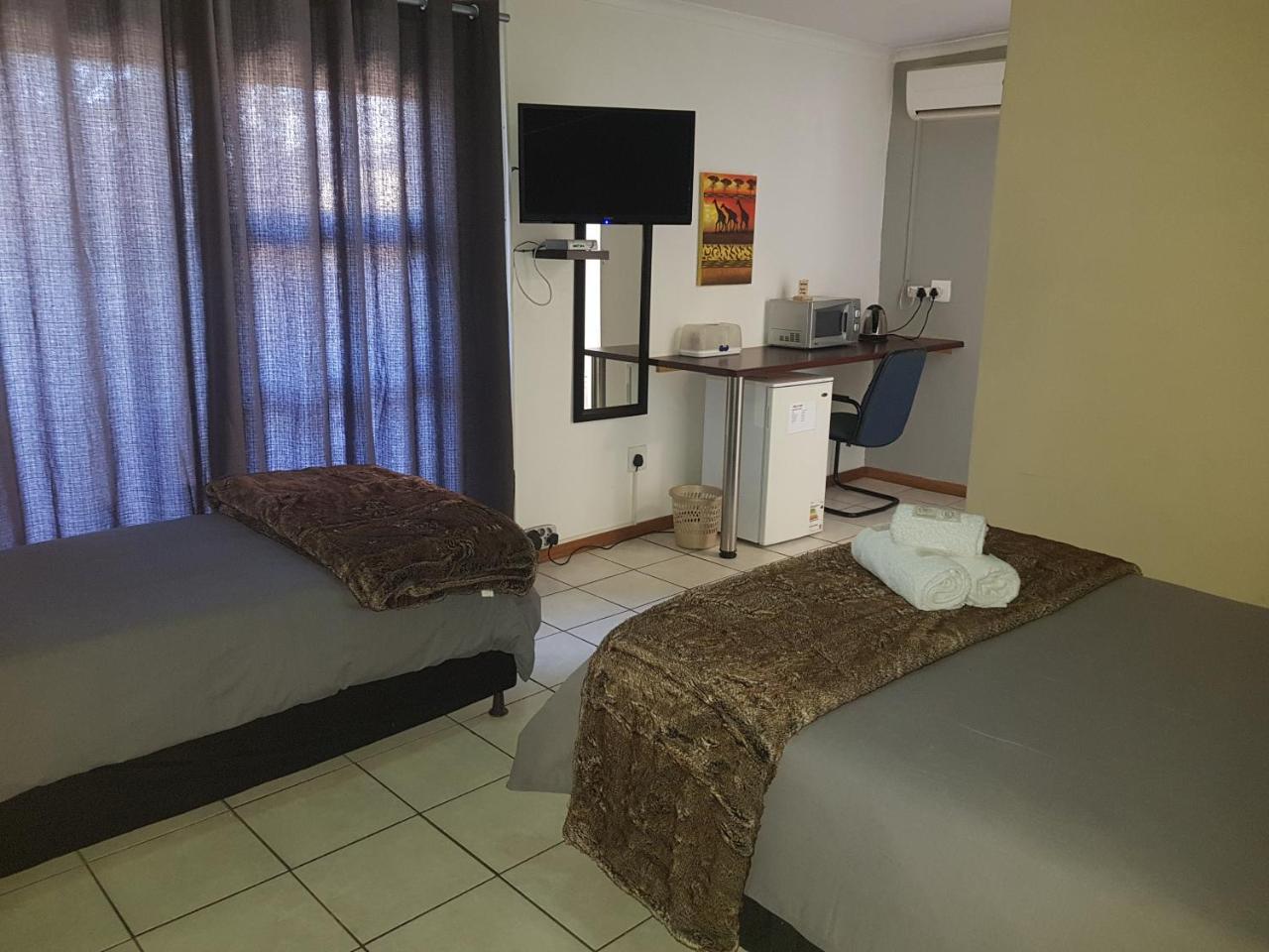 Kgosi Lodge Kimberley Buitenkant foto