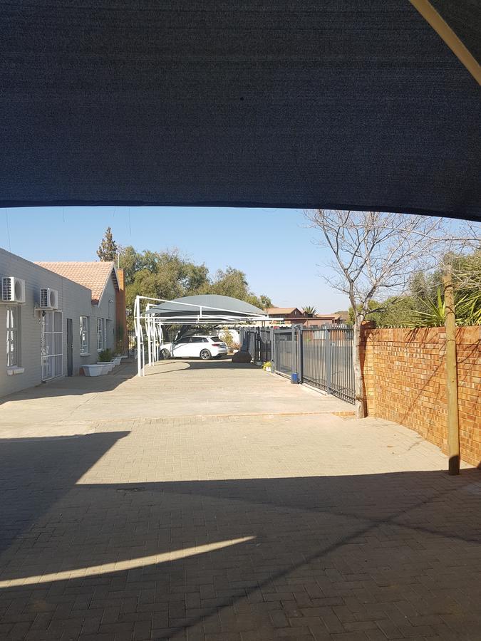 Kgosi Lodge Kimberley Buitenkant foto