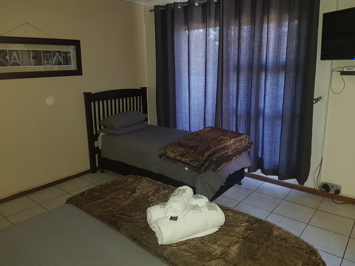 Kgosi Lodge Kimberley Buitenkant foto